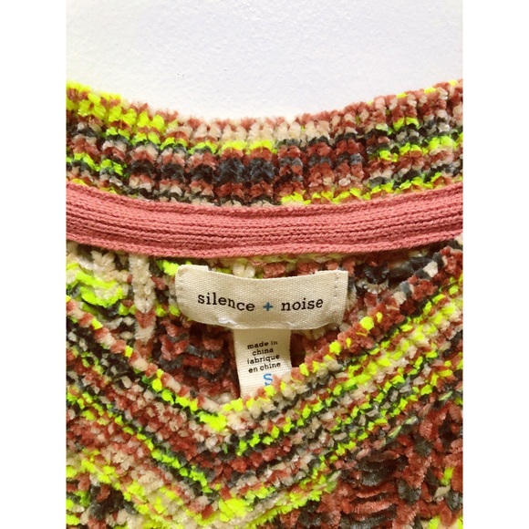 Urban Outfitters Silence + Noise V-Neck Sweater - Picture 4 of 5